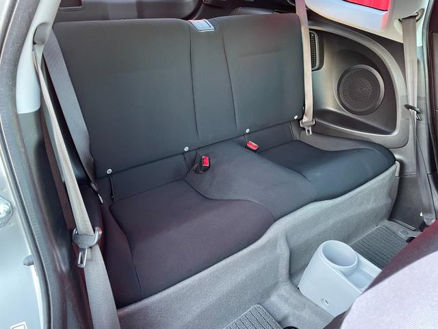 CR-Z α 禁煙車/ETC/HID/オートライト/クルーズコントロール/スマートキー/パドルシフト/オートAC/CDオーディオ/ミラーウィンカー/プライバシーガラス/フォグ/純正アルミ/シートリフター/Tチェーン(16枚目)