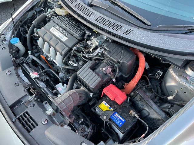 CR-Z α 禁煙車/ETC/HID/オートライト/クルーズコントロール/スマートキー/パドルシフト/オートAC/CDオーディオ/ミラーウィンカー/プライバシーガラス/フォグ/純正アルミ/シートリフター/Tチェーン(53枚目)