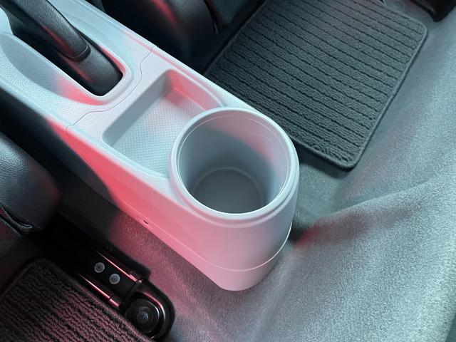 CR-Z α 禁煙車/ETC/HID/オートライト/クルーズコントロール/スマートキー/パドルシフト/オートAC/CDオーディオ/ミラーウィンカー/プライバシーガラス/フォグ/純正アルミ/シートリフター/Tチェーン(62枚目)