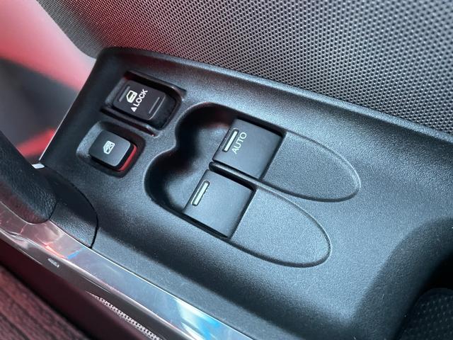 CR-Z α 禁煙車/ETC/HID/オートライト/クルーズコントロール/スマートキー/パドルシフト/オートAC/CDオーディオ/ミラーウィンカー/プライバシーガラス/フォグ/純正アルミ/シートリフター/Tチェーン(68枚目)