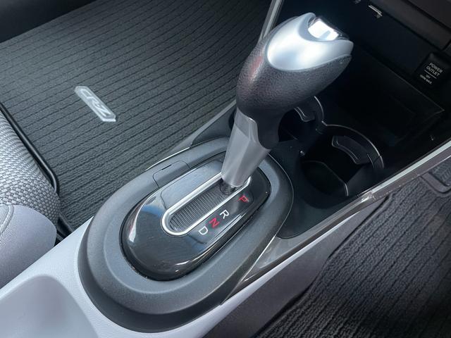 CR-Z α 禁煙車/ETC/HID/オートライト/クルーズコントロール/スマートキー/パドルシフト/オートAC/CDオーディオ/ミラーウィンカー/プライバシーガラス/フォグ/純正アルミ/シートリフター/Tチェーン(75枚目)