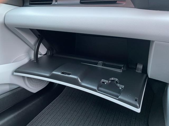 CR-Z α 禁煙車/ETC/HID/オートライト/クルーズコントロール/スマートキー/パドルシフト/オートAC/CDオーディオ/ミラーウィンカー/プライバシーガラス/フォグ/純正アルミ/シートリフター/Tチェーン(77枚目)