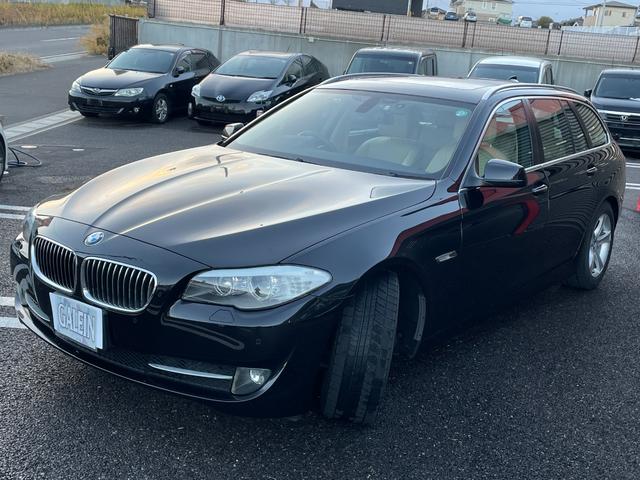 5シリーズ 523iツーリング 禁煙車/サンルーフ/本革シート/ナビ/バックカメラ/テレビ/ETC/HID/オートライト/スマートキー/クルコン/ドラレコ/障害物センサー/電動シート/シートヒーター/CD&DVD/Mサーバー/純AW(11枚目)