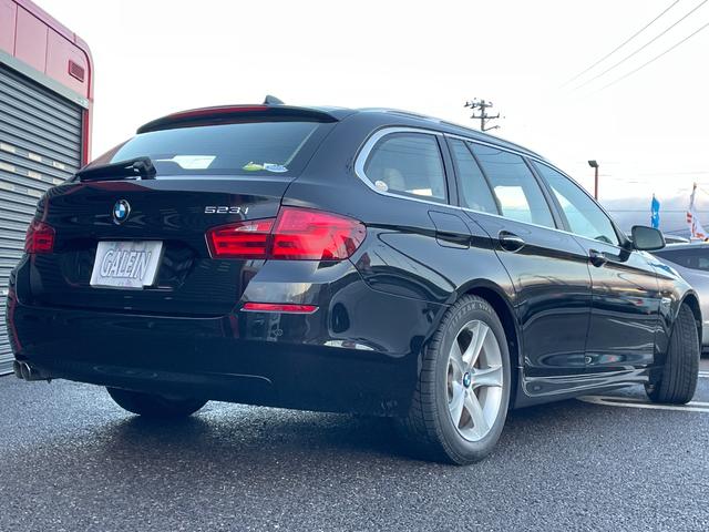 5シリーズ 523iツーリング 禁煙車/サンルーフ/本革シート/ナビ/バックカメラ/テレビ/ETC/HID/オートライト/スマートキー/クルコン/ドラレコ/障害物センサー/電動シート/シートヒーター/CD&DVD/Mサーバー/純AW(12枚目)