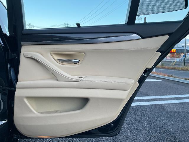 5シリーズ 523iツーリング 禁煙車/サンルーフ/本革シート/ナビ/バックカメラ/テレビ/ETC/HID/オートライト/スマートキー/クルコン/ドラレコ/障害物センサー/電動シート/シートヒーター/CD&DVD/Mサーバー/純AW(51枚目)