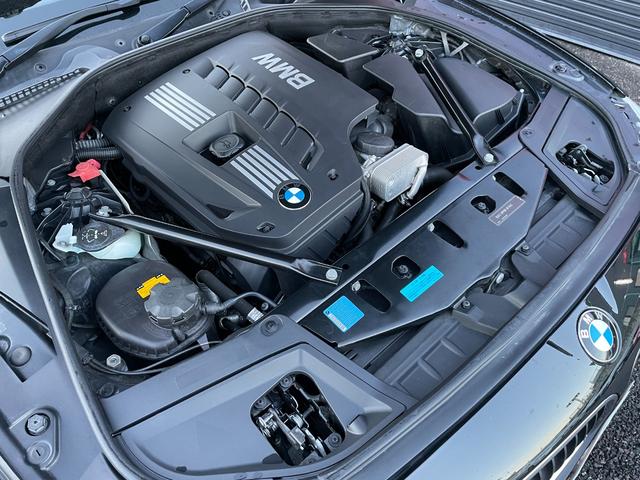 5シリーズ 523iツーリング 禁煙車/サンルーフ/本革シート/ナビ/バックカメラ/テレビ/ETC/HID/オートライト/スマートキー/クルコン/ドラレコ/障害物センサー/電動シート/シートヒーター/CD&DVD/Mサーバー/純AW(52枚目)