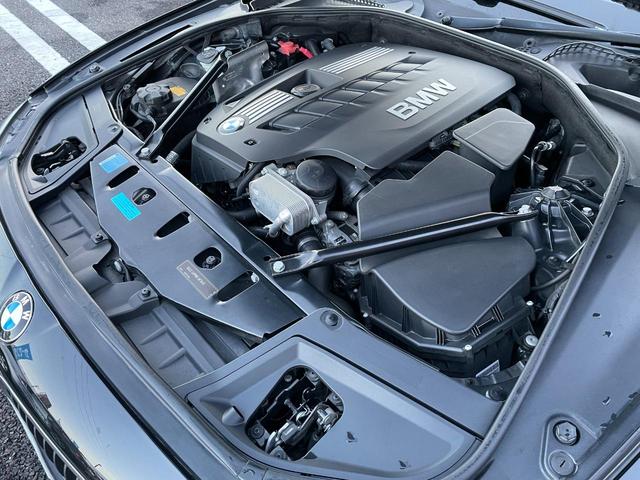 5シリーズ 523iツーリング 禁煙車/サンルーフ/本革シート/ナビ/バックカメラ/テレビ/ETC/HID/オートライト/スマートキー/クルコン/ドラレコ/障害物センサー/電動シート/シートヒーター/CD&DVD/Mサーバー/純AW(55枚目)