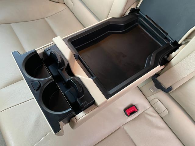 5シリーズ 523iツーリング 禁煙車/サンルーフ/本革シート/ナビ/バックカメラ/テレビ/ETC/HID/オートライト/スマートキー/クルコン/ドラレコ/障害物センサー/電動シート/シートヒーター/CD&DVD/Mサーバー/純AW(63枚目)