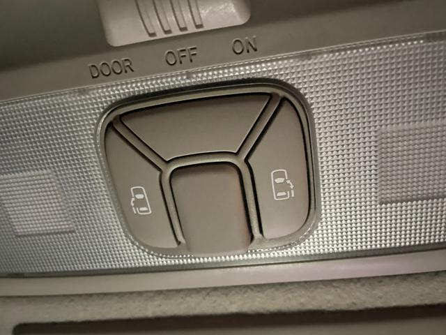 エスティマ ２．４アエラス　Ｇエディション　後席モニター／両側パワスラ／ナビ／バックカメラ／フルセグＴＶ／ＢＴ接続／ＥＴＣ／ＨＩＤ／Ａライト／スマキー／クルコン／オットマン／ＣＤ＆ＤＶＤ／ＭＴモ－ド／オ－トＡＣ／Ｄバイザ－／フォグ／ＰＶ窓／ＡＷ（8枚目）