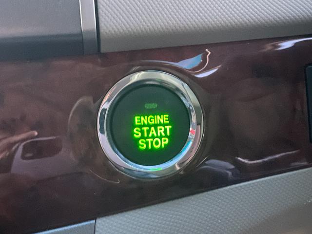 エスティマ ２．４アエラス　Ｇエディション　後席モニター／両側パワスラ／ナビ／バックカメラ／フルセグＴＶ／ＢＴ接続／ＥＴＣ／ＨＩＤ／Ａライト／スマキー／クルコン／オットマン／ＣＤ＆ＤＶＤ／ＭＴモ－ド／オ－トＡＣ／Ｄバイザ－／フォグ／ＰＶ窓／ＡＷ（14枚目）