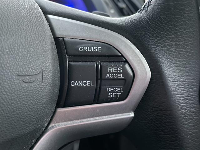 クルーズコントロールが付いておりますので高速でアクセルを踏まなくても一定のスピードで走行できます♪ドライバーの疲労軽減になります♪お仕事や遠出のお出かけの長距離移動の際に大変重宝しますね♪