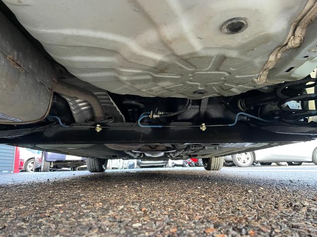 キューブ 15X 禁煙車/ナビ/Bluetooth/フルセグTV/スマートキー/ツートンカラー/USB/CD&DVD/オートエアコン/ドアバイザー/プライバシーガラス/電格ミラー/istop/シートリフター/Tチェーン(16枚目)