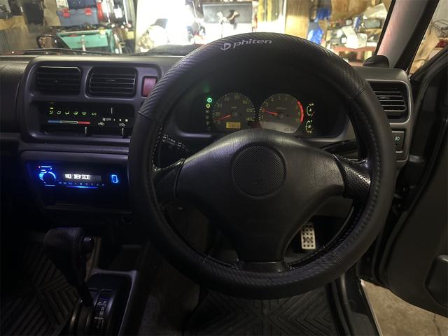 ジムニー ワイルドウインド　４ＷＤ　スマートキー　電動格納ミラー　ＡＴ　ＡＢＳ　ＵＳＢ　アルミホイール　衝突安全ボディ　エアコン　パワーウィンドウ　ターボタイマー（3枚目）