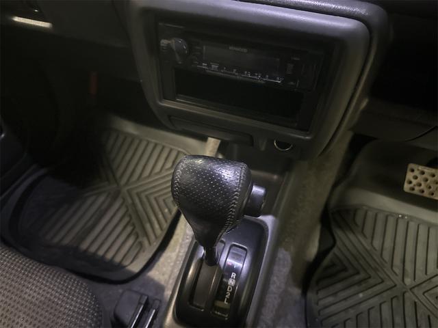 ジムニー ワイルドウインド　４ＷＤ　スマートキー　電動格納ミラー　ＡＴ　ＡＢＳ　ＵＳＢ　アルミホイール　衝突安全ボディ　エアコン　パワーウィンドウ　ターボタイマー（4枚目）