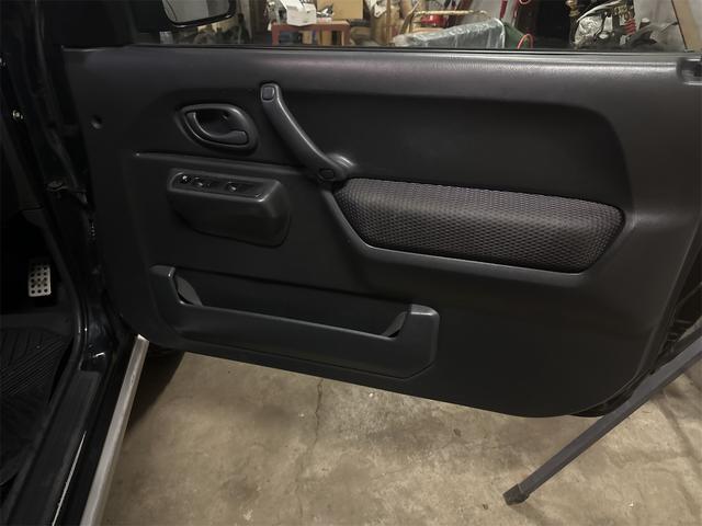 ジムニー ワイルドウインド　４ＷＤ　スマートキー　電動格納ミラー　ＡＴ　ＡＢＳ　ＵＳＢ　アルミホイール　衝突安全ボディ　エアコン　パワーウィンドウ　ターボタイマー（28枚目）