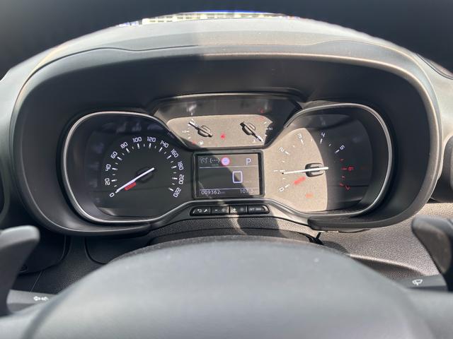 ベルランゴ マックス ブルーHDi リフトアップ BFGoodrichホワイトレタータイヤ ワンオーナー 禁煙車 パノラミックルーフ 両側スライドドア ETC フロントグリル・エンブレムブラックアウト ミシュランスタッドレス付(7枚目)