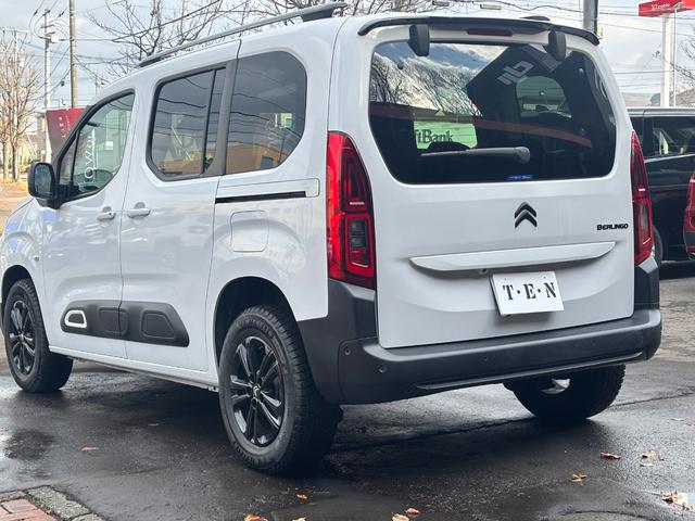 ベルランゴ マックス ブルーHDi リフトアップ BFGoodrichホワイトレタータイヤ ワンオーナー 禁煙車 パノラミックルーフ 両側スライドドア ETC フロントグリル・エンブレムブラックアウト ミシュランスタッドレス付(13枚目)