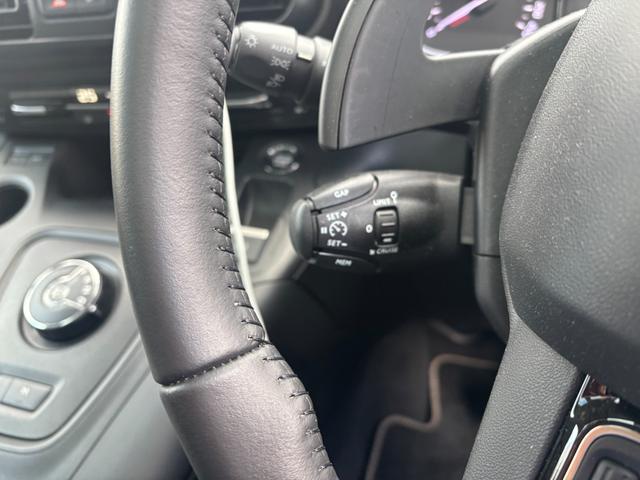 ベルランゴ マックス ブルーHDi リフトアップ BFGoodrichホワイトレタータイヤ ワンオーナー 禁煙車 パノラミックルーフ 両側スライドドア ETC フロントグリル・エンブレムブラックアウト ミシュランスタッドレス付(26枚目)