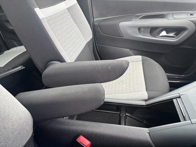 ベルランゴ マックス ブルーHDi リフトアップ BFGoodrichホワイトレタータイヤ ワンオーナー 禁煙車 パノラミックルーフ 両側スライドドア ETC フロントグリル・エンブレムブラックアウト ミシュランスタッドレス付(31枚目)