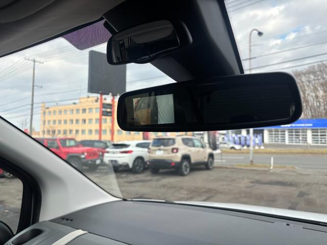 ベルランゴ マックス ブルーHDi リフトアップ BFGoodrichホワイトレタータイヤ ワンオーナー 禁煙車 パノラミックルーフ 両側スライドドア ETC フロントグリル・エンブレムブラックアウト ミシュランスタッドレス付(33枚目)