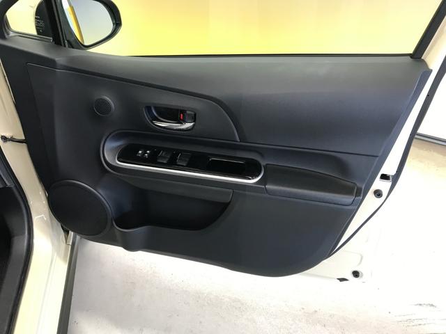 アクア クロスオーバー 社外ナビ フルセグTV Bluetoothオーディオ CD DVD バックカメラ オートLEDヘッドライト 衝突軽減ブレーキ 車線逸脱 スマートキー 純正16インチアルミ ETC(14枚目)