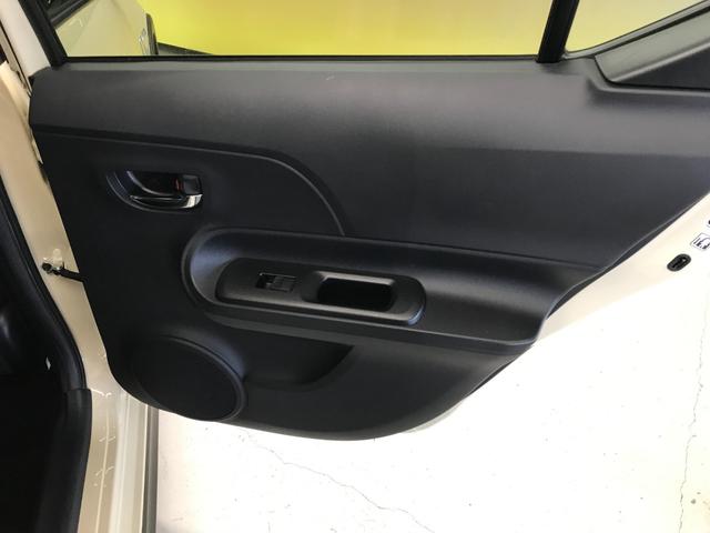 アクア クロスオーバー 社外ナビ フルセグTV Bluetoothオーディオ CD DVD バックカメラ オートLEDヘッドライト 衝突軽減ブレーキ 車線逸脱 スマートキー 純正16インチアルミ ETC(17枚目)