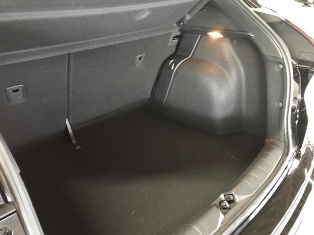 キックス Ｘ　ツートーンインテリアエディション　純正９インチナビ　フルセグＴＶ　ＢＴ　ＤＶＤ　ＣＤ　ＵＳＢ　アラウンドビューモニター　デジタルルームミラー　シートヒーター　ステアリングヒーター　追従クルコン　オートハイビーム　全方位カメラ（19枚目）