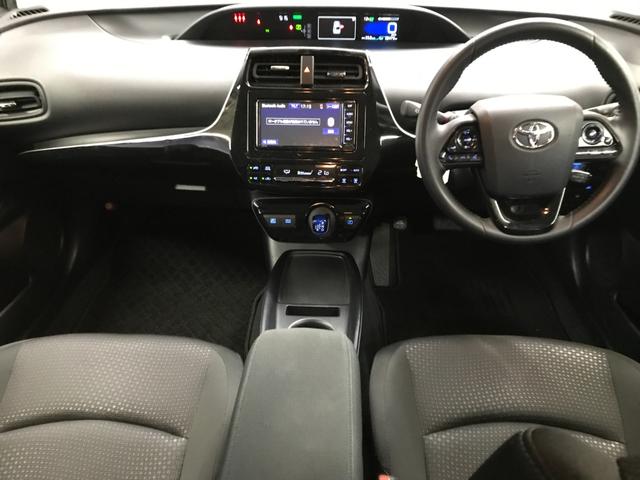 プリウス Ｓ　ＢＴ　オートＬＥＤ　スマートキー　フロントＤレコ　衝突軽減ブレーキ　車線逸脱防止システム　先行車発進抑制機能　オートマチックハイビーム　バックカメラ（6枚目）