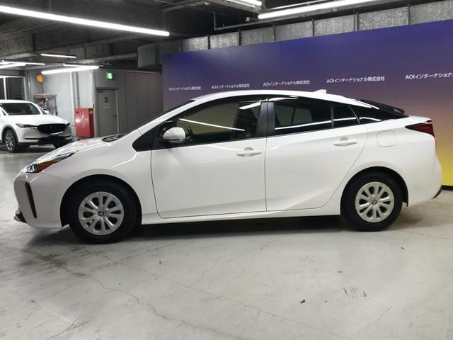 プリウス Ｓ　ＢＴ　オートＬＥＤ　スマートキー　フロントＤレコ　衝突軽減ブレーキ　車線逸脱防止システム　先行車発進抑制機能　オートマチックハイビーム　バックカメラ（11枚目）