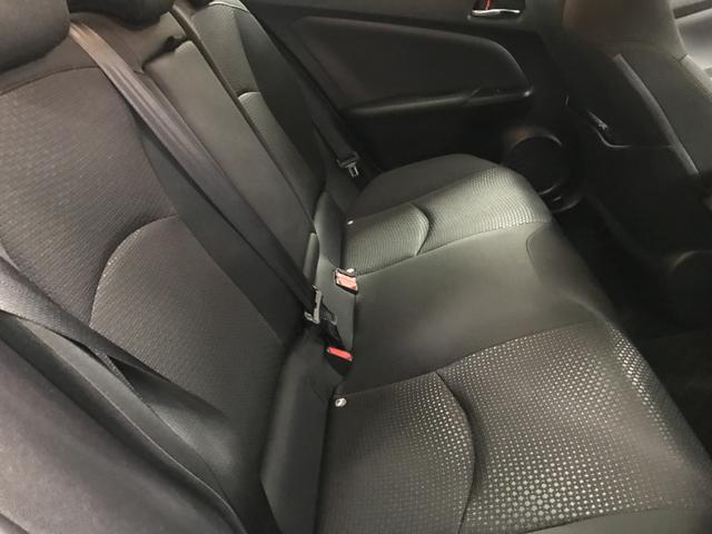 プリウス Ｓ　ＢＴ　オートＬＥＤ　スマートキー　フロントＤレコ　衝突軽減ブレーキ　車線逸脱防止システム　先行車発進抑制機能　オートマチックハイビーム　バックカメラ（18枚目）