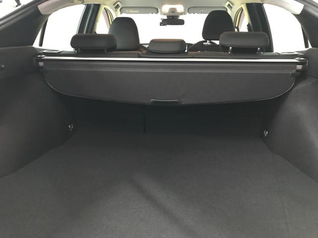 プリウス Ｓ　ＢＴ　オートＬＥＤ　スマートキー　フロントＤレコ　衝突軽減ブレーキ　車線逸脱防止システム　先行車発進抑制機能　オートマチックハイビーム　バックカメラ（19枚目）