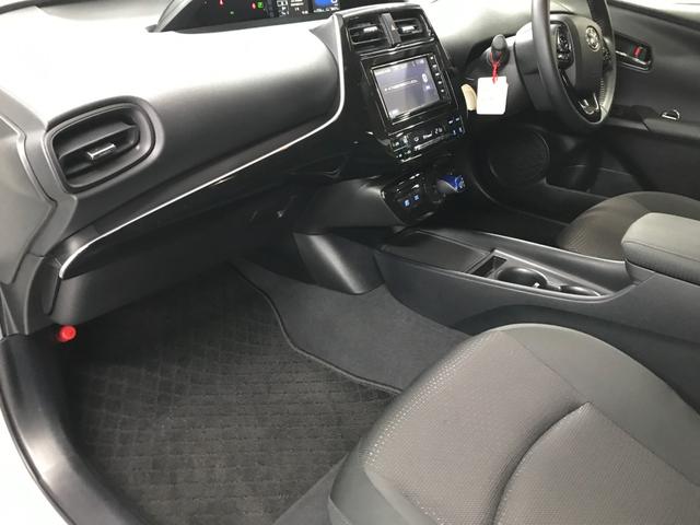 プリウス Ｓ　ＢＴ　オートＬＥＤ　スマートキー　フロントＤレコ　衝突軽減ブレーキ　車線逸脱防止システム　先行車発進抑制機能　オートマチックハイビーム　バックカメラ（22枚目）