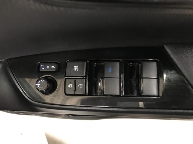 プリウス Ｓ　ＢＴ　オートＬＥＤ　スマートキー　フロントＤレコ　衝突軽減ブレーキ　車線逸脱防止システム　先行車発進抑制機能　オートマチックハイビーム　バックカメラ（26枚目）