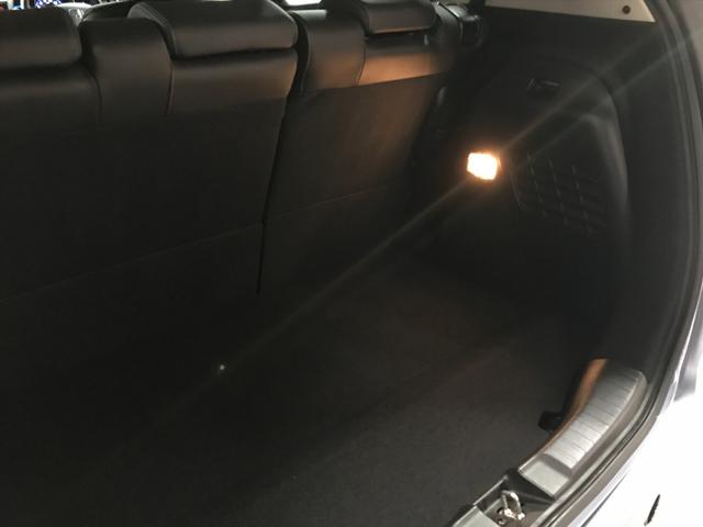 フィットハイブリッド Ｌパッケージ　インターナビセット／純正ナビ／バックカメラ／フルセグＴＶ／ＣＤ／ＤＶＤ／ＢＴオーディオ／ＵＳＢ／ＨＤＭＩ／社外ＨＫＳマフラー／衝突軽減ブレーキ／前方ドラレコ／クルコン／合皮コンビシート／ＥＴＣ（17枚目）