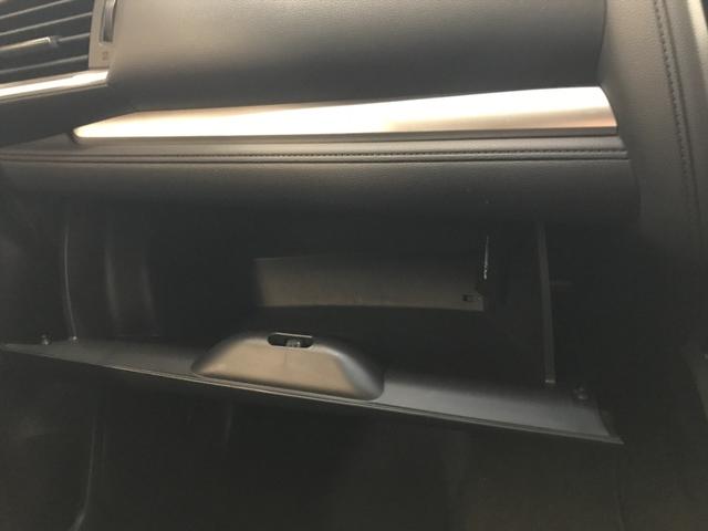 フィットハイブリッド Ｌパッケージ　インターナビセット／純正ナビ／バックカメラ／フルセグＴＶ／ＣＤ／ＤＶＤ／ＢＴオーディオ／ＵＳＢ／ＨＤＭＩ／社外ＨＫＳマフラー／衝突軽減ブレーキ／前方ドラレコ／クルコン／合皮コンビシート／ＥＴＣ（38枚目）