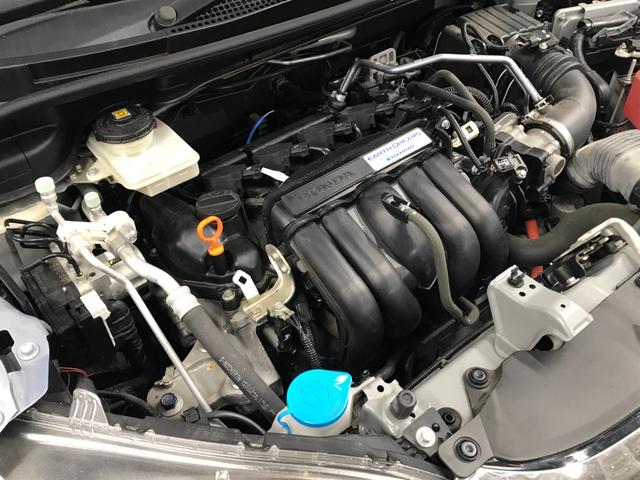 フィットハイブリッド Ｌパッケージ　インターナビセット／純正ナビ／バックカメラ／フルセグＴＶ／ＣＤ／ＤＶＤ／ＢＴオーディオ／ＵＳＢ／ＨＤＭＩ／社外ＨＫＳマフラー／衝突軽減ブレーキ／前方ドラレコ／クルコン／合皮コンビシート／ＥＴＣ（50枚目）