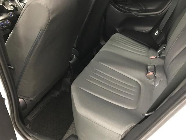 ヤリス X 4WD 社外メモリーナビ BTオーディオ バックカメラ ETC 衝突軽減ブレーキ車線逸脱防止システム 追従クルコン スマートキー オートハイビーム ABS 先行車発進お知らせ機能 USB(20枚目)