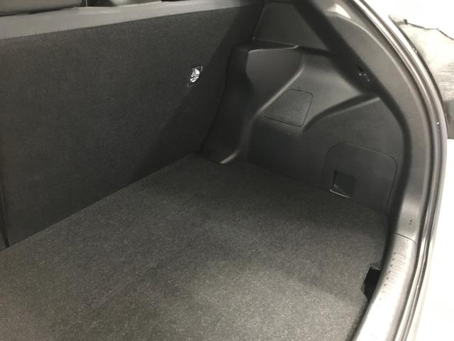 ヤリス X 4WD 社外メモリーナビ BTオーディオ バックカメラ ETC 衝突軽減ブレーキ車線逸脱防止システム 追従クルコン スマートキー オートハイビーム ABS 先行車発進お知らせ機能 USB(23枚目)