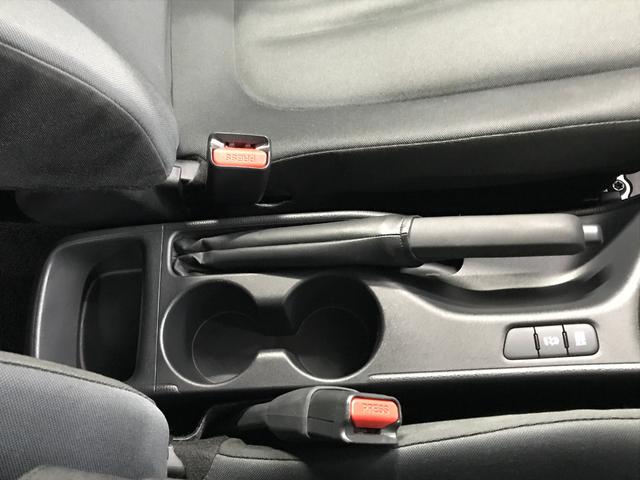 ヤリス X 4WD 社外メモリーナビ BTオーディオ バックカメラ ETC 衝突軽減ブレーキ車線逸脱防止システム 追従クルコン スマートキー オートハイビーム ABS 先行車発進お知らせ機能 USB(29枚目)