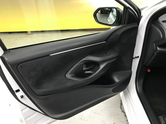 ヤリス X 4WD 社外メモリーナビ BTオーディオ バックカメラ ETC 衝突軽減ブレーキ車線逸脱防止システム 追従クルコン スマートキー オートハイビーム ABS 先行車発進お知らせ機能 USB(39枚目)