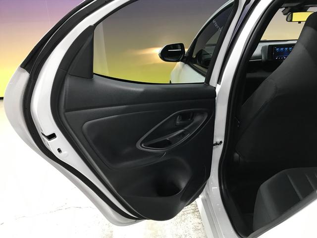 ヤリス X 4WD 社外メモリーナビ BTオーディオ バックカメラ ETC 衝突軽減ブレーキ車線逸脱防止システム 追従クルコン スマートキー オートハイビーム ABS 先行車発進お知らせ機能 USB(41枚目)