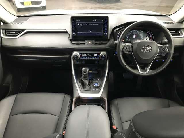 ＲＡＶ４ Ｇ　Ｚパッケージ　４ＷＤ　ワンオーナー車／置き型充電／パノラマサンルーフ／純正ナビ／フルセグＴＶ／カープレイ／ＢＴオーディオ／ＵＳＢ／追従クルコン／ブラインドスポット／衝突軽減／シートヒーター／ステアリングヒーター（2枚目）