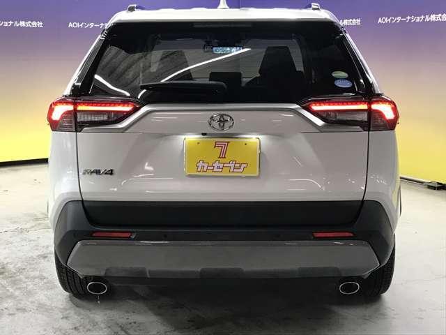 ＲＡＶ４ Ｇ　Ｚパッケージ　４ＷＤ　ワンオーナー車／置き型充電／パノラマサンルーフ／純正ナビ／フルセグＴＶ／カープレイ／ＢＴオーディオ／ＵＳＢ／追従クルコン／ブラインドスポット／衝突軽減／シートヒーター／ステアリングヒーター（9枚目）