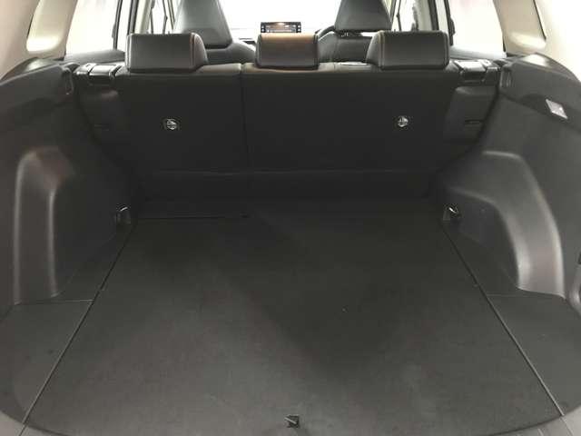 ＲＡＶ４ Ｇ　Ｚパッケージ　４ＷＤ　ワンオーナー車／置き型充電／パノラマサンルーフ／純正ナビ／フルセグＴＶ／カープレイ／ＢＴオーディオ／ＵＳＢ／追従クルコン／ブラインドスポット／衝突軽減／シートヒーター／ステアリングヒーター（20枚目）