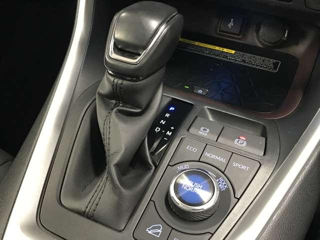 ＲＡＶ４ Ｇ　Ｚパッケージ　４ＷＤ　ワンオーナー車／置き型充電／パノラマサンルーフ／純正ナビ／フルセグＴＶ／カープレイ／ＢＴオーディオ／ＵＳＢ／追従クルコン／ブラインドスポット／衝突軽減／シートヒーター／ステアリングヒーター（27枚目）