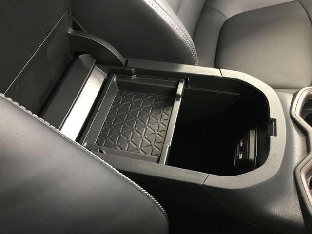 ＲＡＶ４ Ｇ　Ｚパッケージ　４ＷＤ　ワンオーナー車／置き型充電／パノラマサンルーフ／純正ナビ／フルセグＴＶ／カープレイ／ＢＴオーディオ／ＵＳＢ／追従クルコン／ブラインドスポット／衝突軽減／シートヒーター／ステアリングヒーター（29枚目）