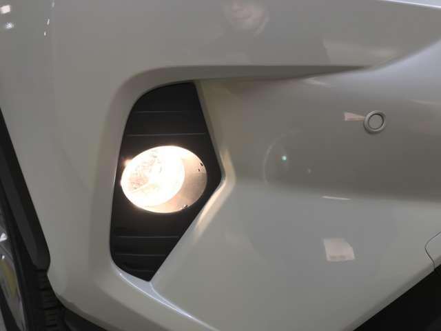 ＲＡＶ４ Ｇ　Ｚパッケージ　４ＷＤ　ワンオーナー車／置き型充電／パノラマサンルーフ／純正ナビ／フルセグＴＶ／カープレイ／ＢＴオーディオ／ＵＳＢ／追従クルコン／ブラインドスポット／衝突軽減／シートヒーター／ステアリングヒーター（53枚目）