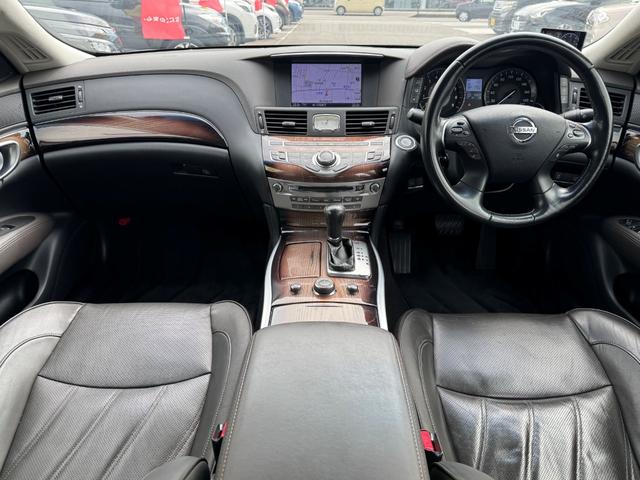 フーガ ３７０ＶＩＰ　エアロフォルムバンパー　タナベ車高調　２０インチＡＷ　ＨＤＤナビ　フルセグＴＶ　ＢＴ接続　バックカメラ　シートヒーター・ベンチレーション　セーフティシールドＰＫＧ　追従クルコン　ドラレコ　買取直販車（2枚目）