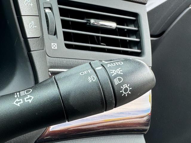 フーガ ３７０ＶＩＰ　エアロフォルムバンパー　タナベ車高調　２０インチＡＷ　ＨＤＤナビ　フルセグＴＶ　ＢＴ接続　バックカメラ　シートヒーター・ベンチレーション　セーフティシールドＰＫＧ　追従クルコン　ドラレコ　買取直販車（17枚目）