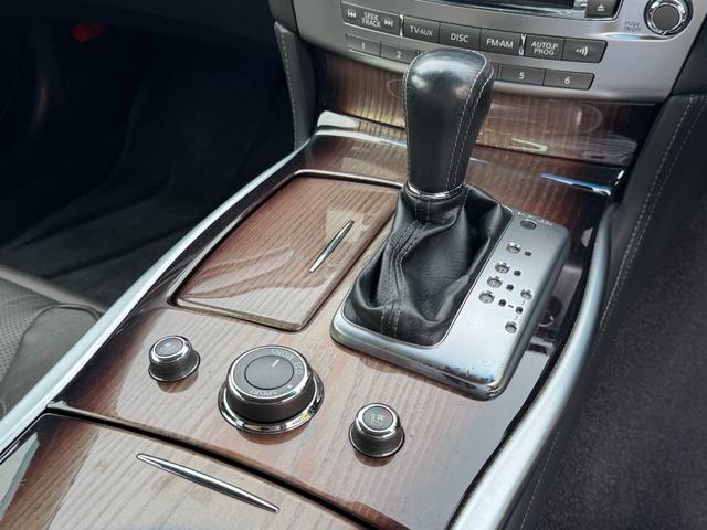 フーガ ３７０ＶＩＰ　エアロフォルムバンパー　タナベ車高調　２０インチＡＷ　ＨＤＤナビ　フルセグＴＶ　ＢＴ接続　バックカメラ　シートヒーター・ベンチレーション　セーフティシールドＰＫＧ　追従クルコン　ドラレコ　買取直販車（21枚目）